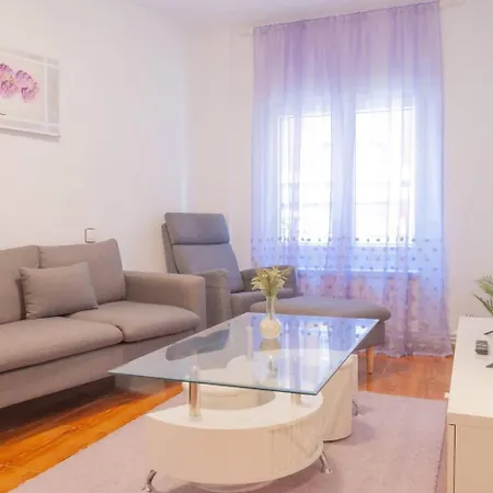 Lejlighed Avg Alvaro De Albornoz 19