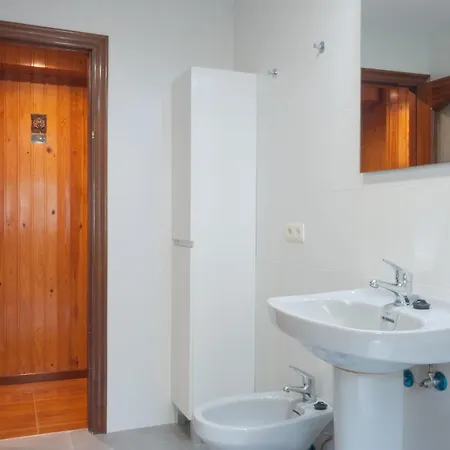 Apartment Avg Alvaro De Albornoz 19 *